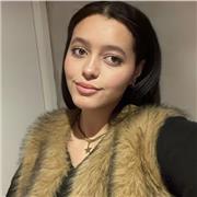 Soy una chica joven, entusiasta y comprometida con la enseñanza. Me apasiona la filosofía y tengo un buen dominio del temario.
